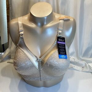 Bali Women's Double Support Spa Closure Wirefree Bra 3372